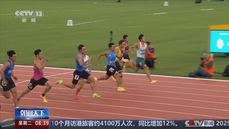 开云体育APP下载：李泽洋冲刺脱颖而出获得男子百米冠军